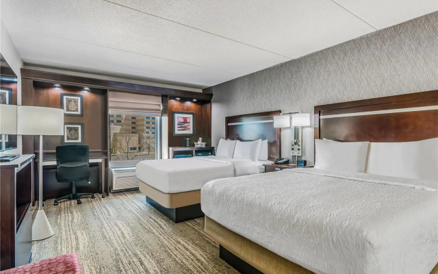 Hampton Inn & Suites Detroit / Airport - Romulus