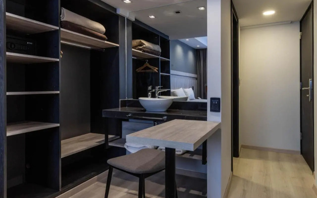 Hotel M