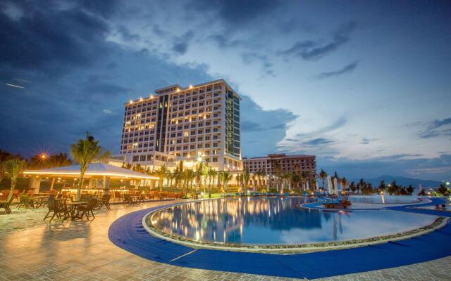 Отель Golden Peak Resort & Spa Камрань вид на фасад