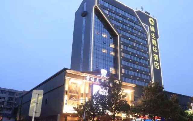 Maison Realm Hotel