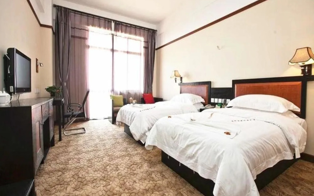 Kunming Maple Palace Hotel