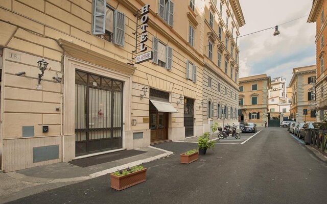 Отель Carlito Budget Rooms