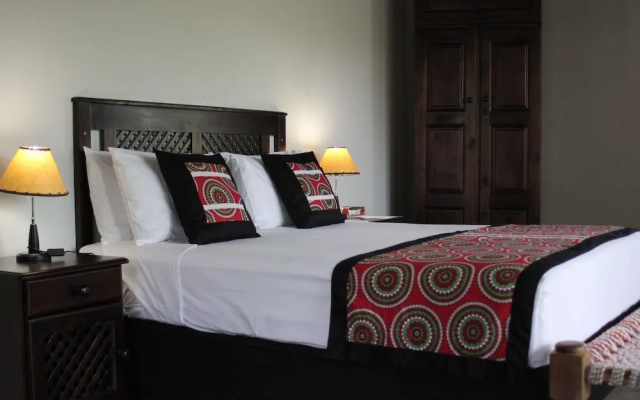 Nahakwe Lodge