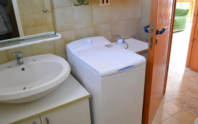 Apartment Near The Beach With Air Conditioning Pets Allowed