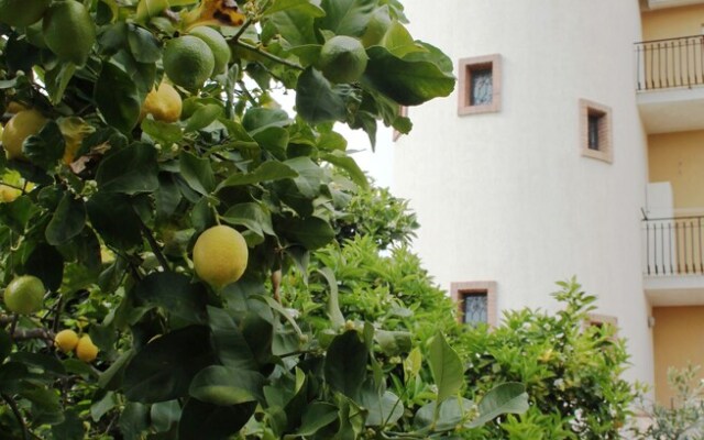 Отель Villa Olimpo Le Torri Агридженто вид на фасад