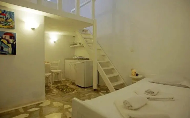 Voula Apartments & Rooms