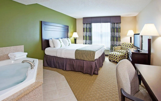 Holiday Inn Toledo-Maumee (I-80/90) by IHG