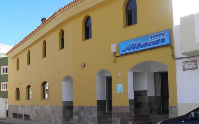 Отель Hostal Albacar Меленара вид на фасад