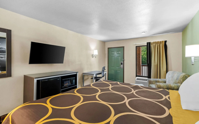 Super 8 by Wyndham Acworth/Atlanta Area