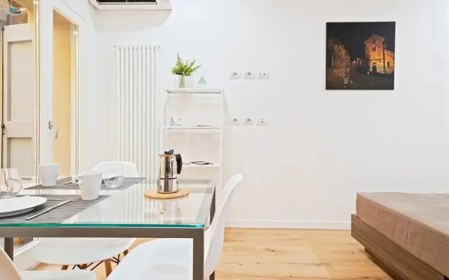 Due Torri Elegant Mini House