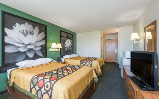 Super 8 by Wyndham Hagerstown/Halfway Area