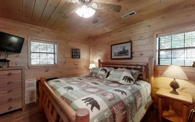Karen's 2 Bedroom Cabin by Redawning