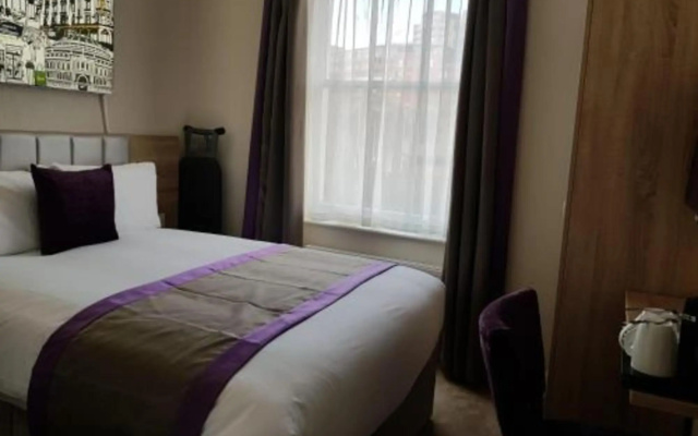 OYO Townhouse 30 Sussex Hotel