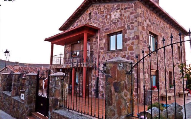 Отель Casa Rural La Yedra вид на фасад