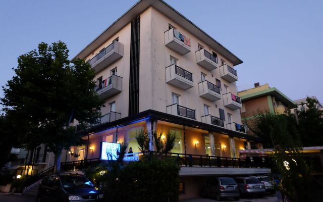 Hotel Kim вид на фасад
