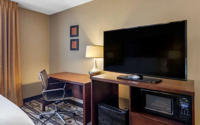 Comfort Inn & Suites