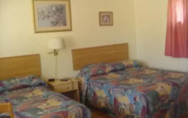 Majestic Motel