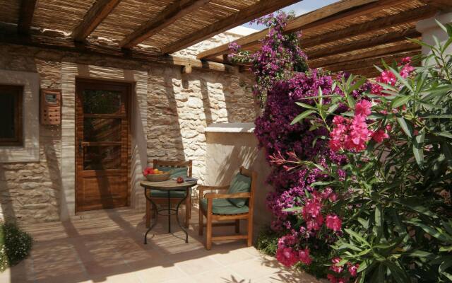 Отель Rusticae Can Lluc Boutique Country Hotel & Villas Испания, Саргамасса - отзывы, цены и фото номеров - забронировать отель Rusticae Can Lluc Boutique Country Hotel & Villas онлайн вид на фасад