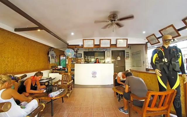 RedDoorz at Amphibi-Ko Resort Palawan