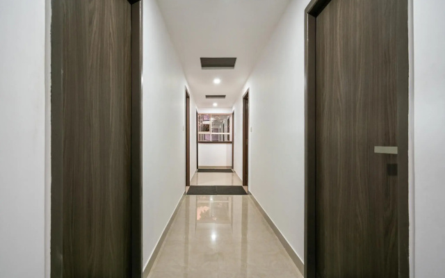 Oyo 78039 Esgee Towers