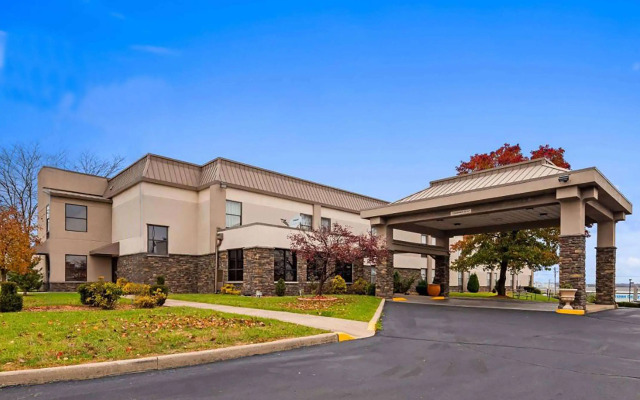 Baymont by Wyndham Monroe Ohio