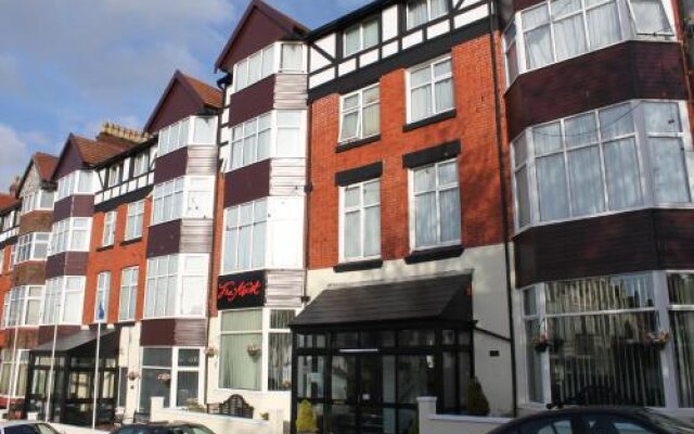The Ascot Hotel in Douglas, Isle of Man from 142$, photos, reviews - zenhotels.com hotel front