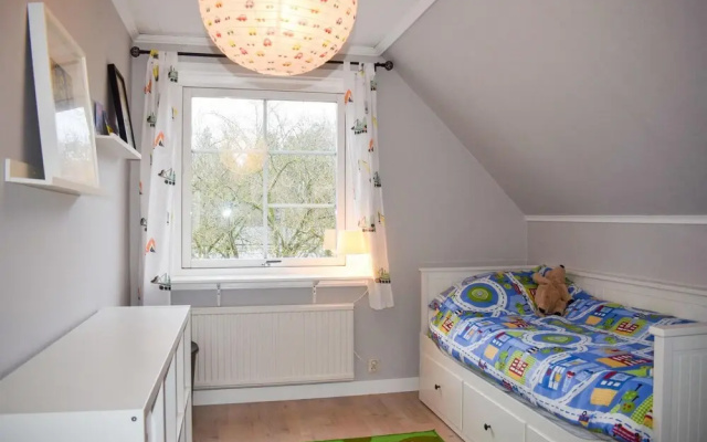 Awesome Home in Vittaryd With 5 Bedrooms and Wifi