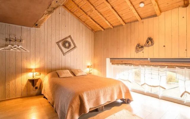 Beautiful Holiday Home with Hot Tub, Sauna & Monumental Fireplace