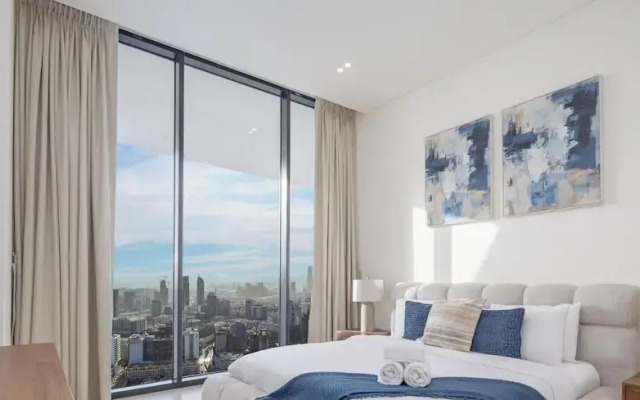 LUX  The Phantom Sky Pool Suite