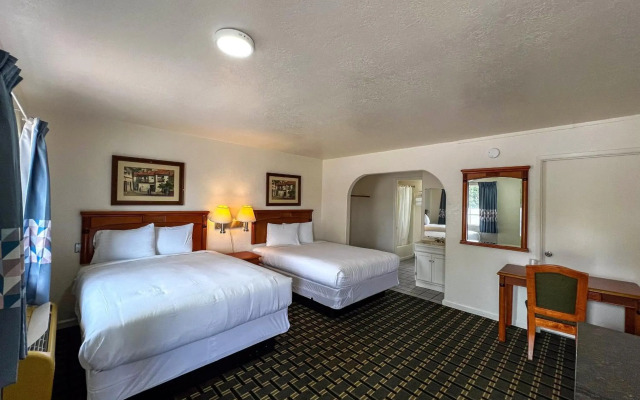 Deluxe Inn