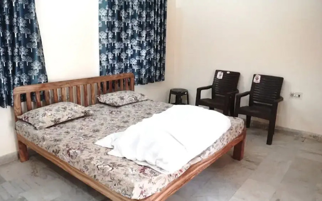 Shyam Luxurious Huts & Guest House