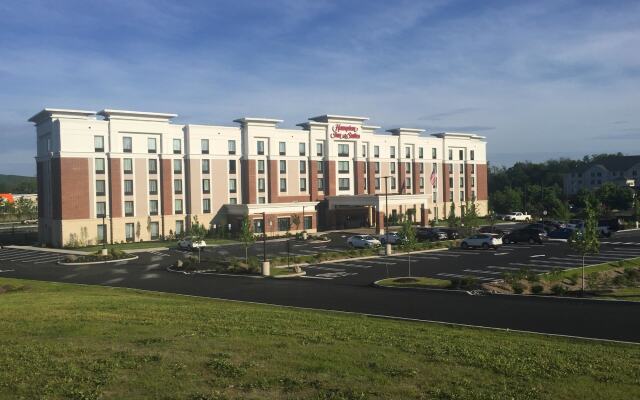 Отель Hampton Inn & Suites Newburgh Stewart Airport Ny Ньюберг вид на фасад