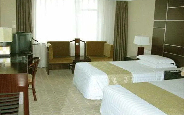 Jade Palace Hotel