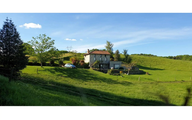 Exquisite Mansion in Cantal with Jacuzzi, Sauna and Pool