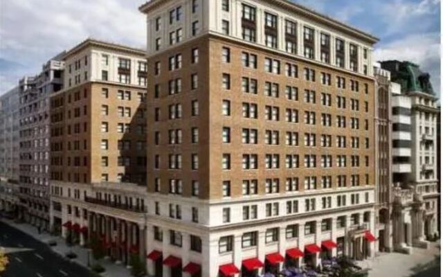 Отель Global Luxury Suites at The White House США, Вашингтон - отзывы, цены и фото номеров - забронировать отель Global Luxury Suites at The White House онлайн вид на фасад