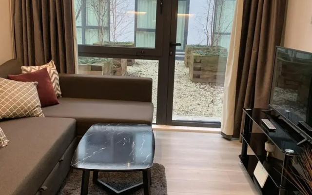 Luxury One Bed Apartment With Parking