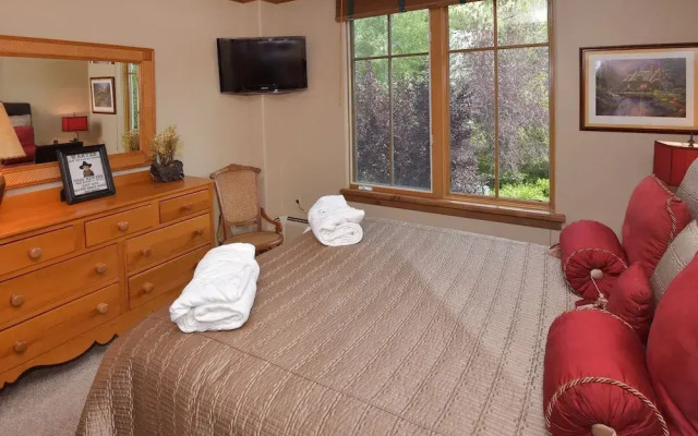 Ski In/out Lodge With Private Lifts, 2br 2ba Next To Golf 2 Bedroom Condo by RedAwning