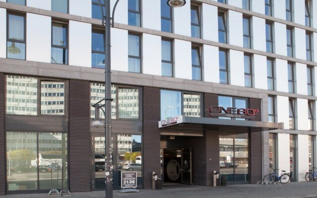 Отель ONE80° Hostels Berlin Германия, Берлин - - забронировать отель ONE80° Hostels Berlin, цены и фото номеров вид на фасад