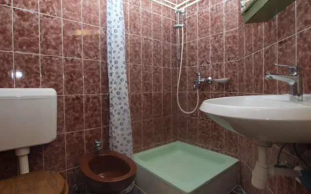 Apartment 1669