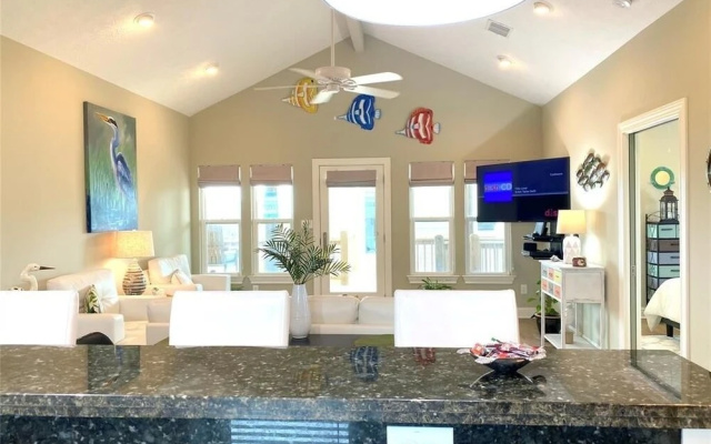Sea Beauty 3 Bedroom Home by Redawning