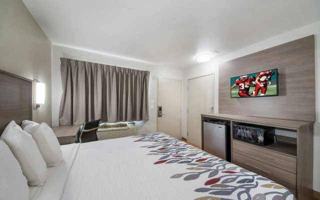 Red Roof Inn San Antonio E – Frost Bank Center