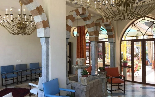 Warda وَرْدَة Lebanese Guesthouse