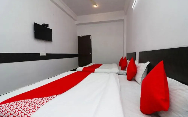 OYO 36432 Hotel Tarang