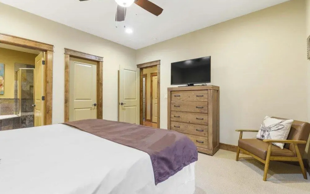 Taneycomo Retreat - Lakefront Condo