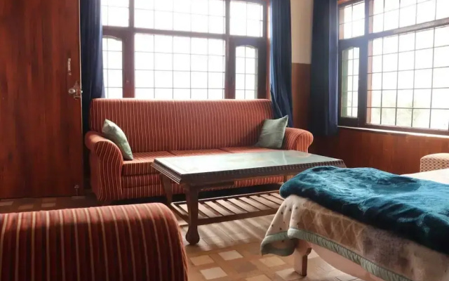 Deodar Cottage | Scenic View, next to nature!