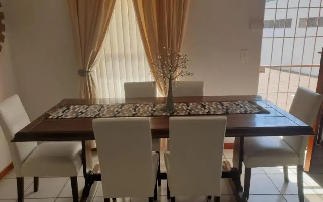 Spacious 3 bedroom duplex, close to Club Mykonos