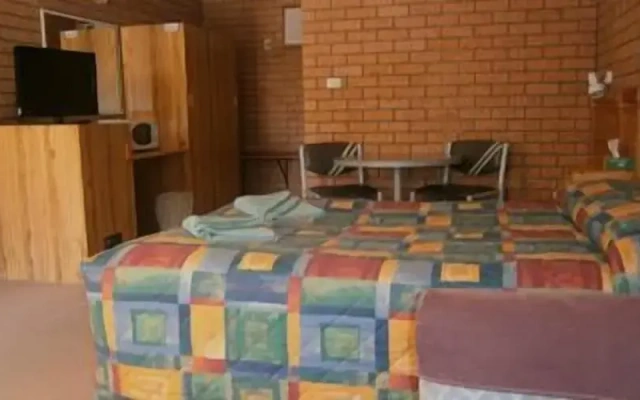 Aaron Inn Motel