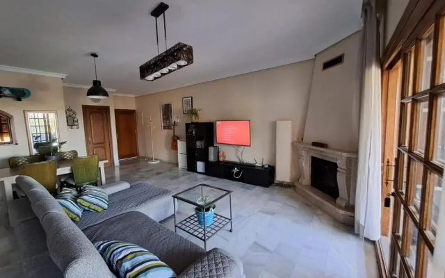 Wave House. Terrace, BBQ,piscina,800mt to beach
