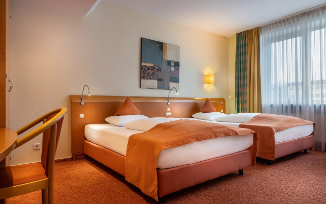 Garner Hotel Hamburg Wandsbek Marktplatz by IHG