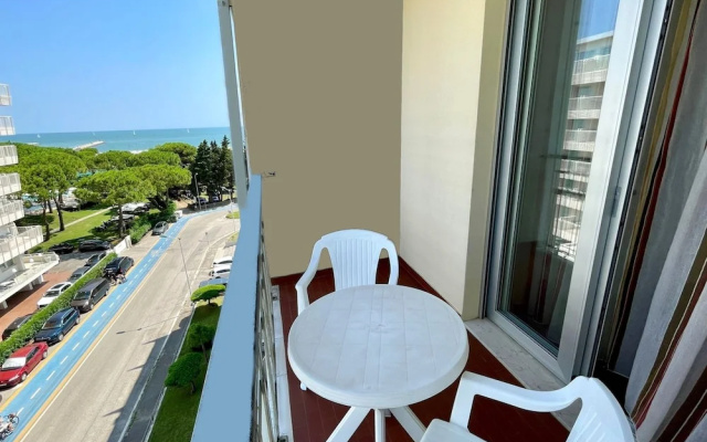 Cozy Apartment With Balcony